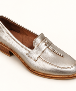 Mocasín femenino Hebles artículo 623 en color níquel, vista de tres cuartos
