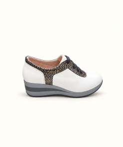 Zapatilla Hebles blanca con Gol Oro, artículo 0487, vista lateral